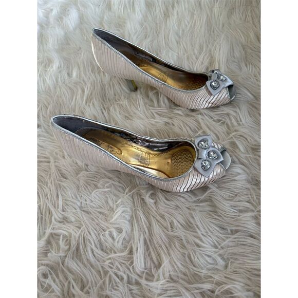 Poetic Licence Women's Silver Kitten Heel Peep‎ Toe Pumps Size 9 - Picture 2 of 7